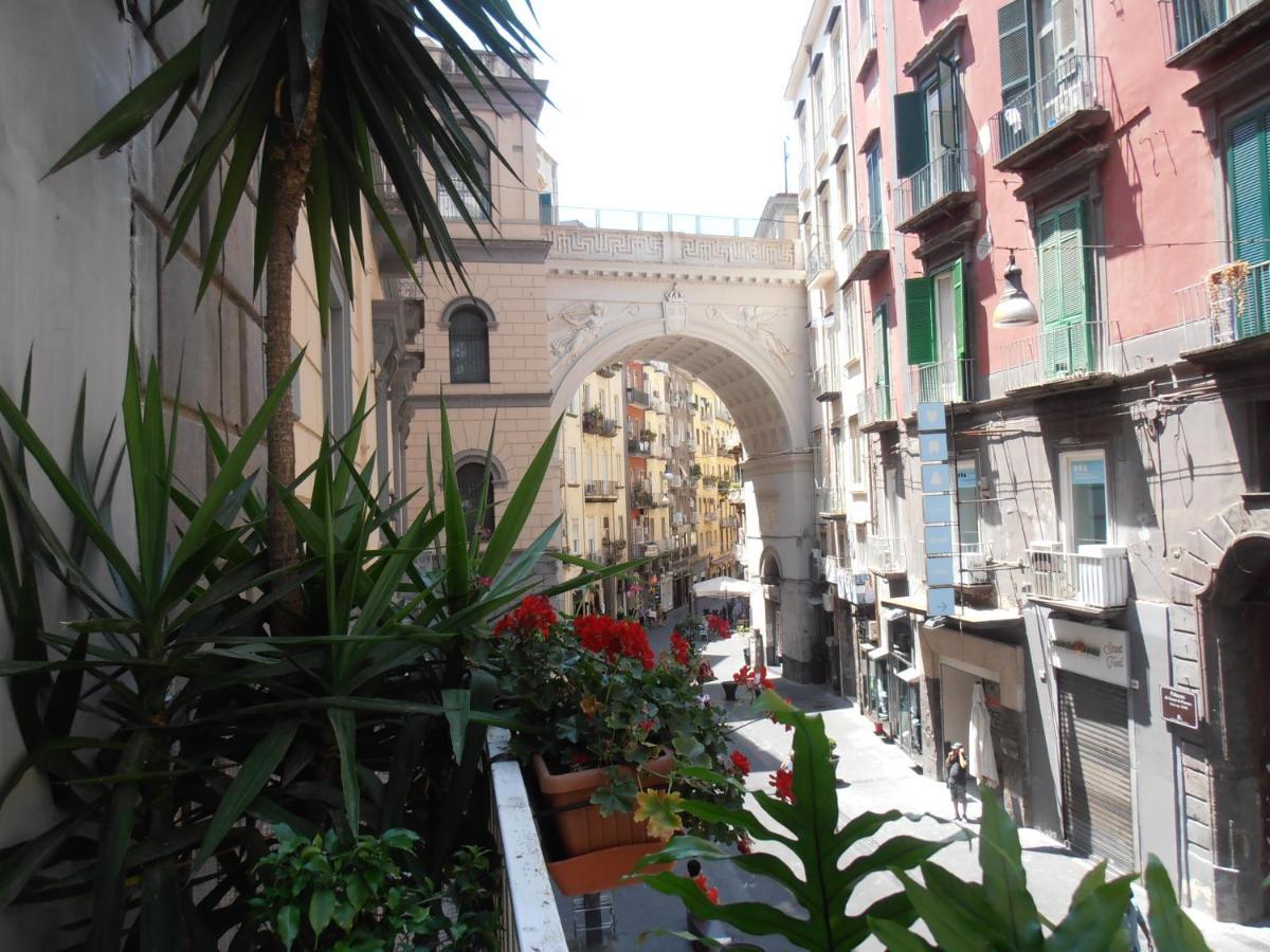La Residenza Napoli Chiaia Short Let Apartment Superior Via Chiaia 82 Экстерьер фото
