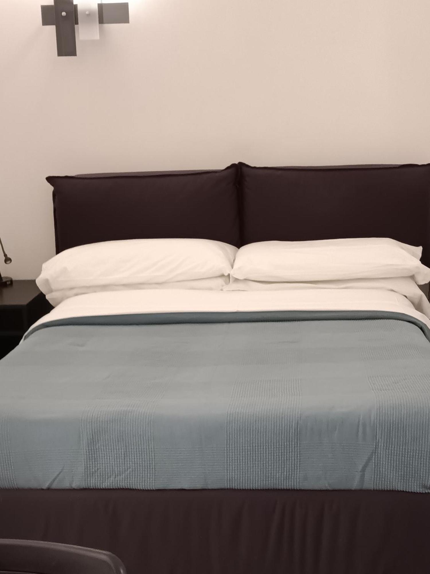 La Residenza Napoli Chiaia Short Let Apartment Superior Via Chiaia 82 Экстерьер фото